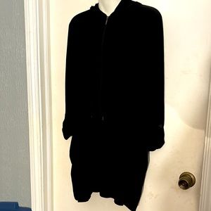 Avenue Studio hooded light jacket with full zipper and draw string. Size 14-16